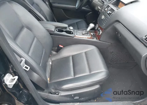 2009 Mercedes-Benz C 300 Sport z USA, uszkodzony, nr VIN WDDGF54X99F222456